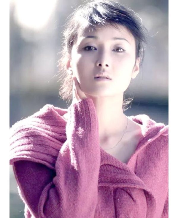 同花财富 演戏24年从不炒作，黄曼低调生活，却活出最自在人生？